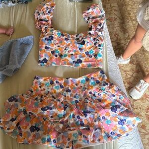 AMANDA upRICHARD floral set shirt and skort combo size medium both - never worn